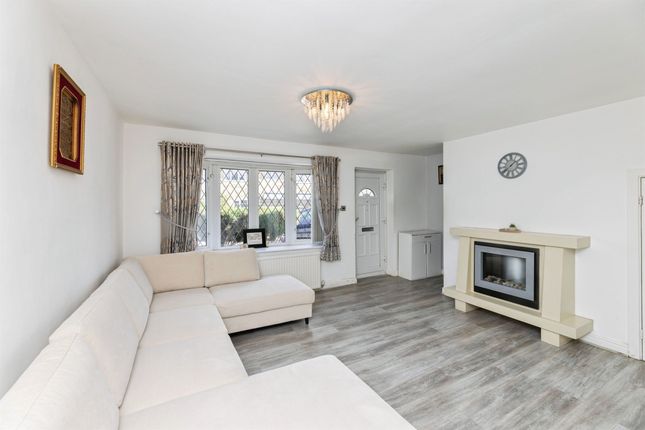 24, Fenby Gardens, BRADFORD photo 4