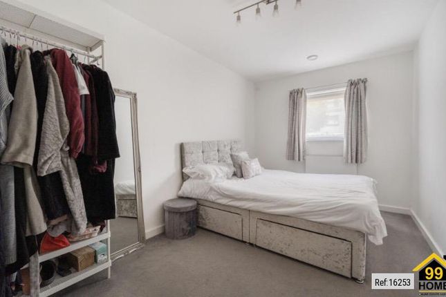 62, Blueberry Court, Rainham photo 4