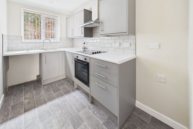 Tintagel Court,Flat 2, Gordon Road, Shoreham-by-sea photo 4