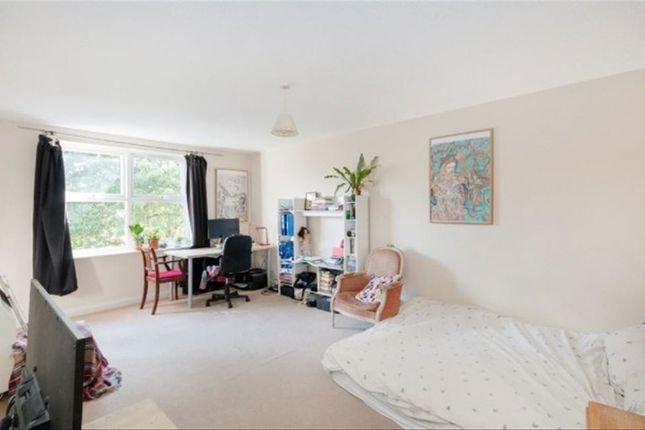 102, Paxton Road, London photo 3