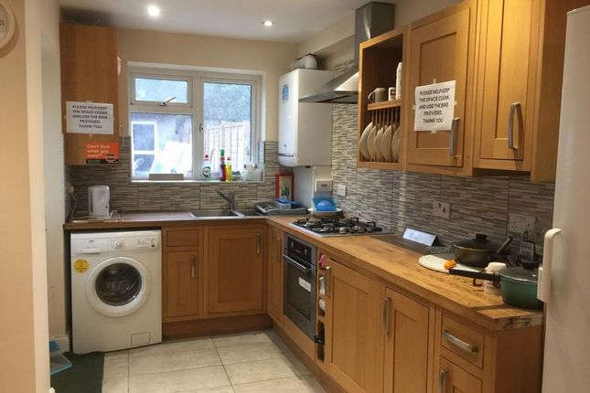 86 Durnsford Road, London photo 3