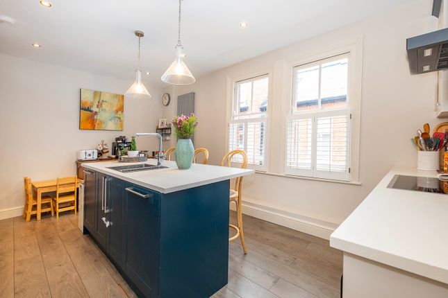 44, Salford Road, London photo 4
