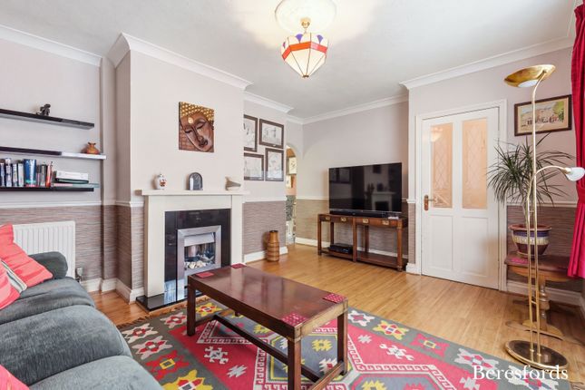 16, Redruth Walk, Romford photo 4