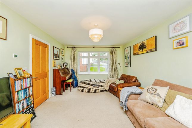 5, Leckwith Drive, Bridgend photo 4