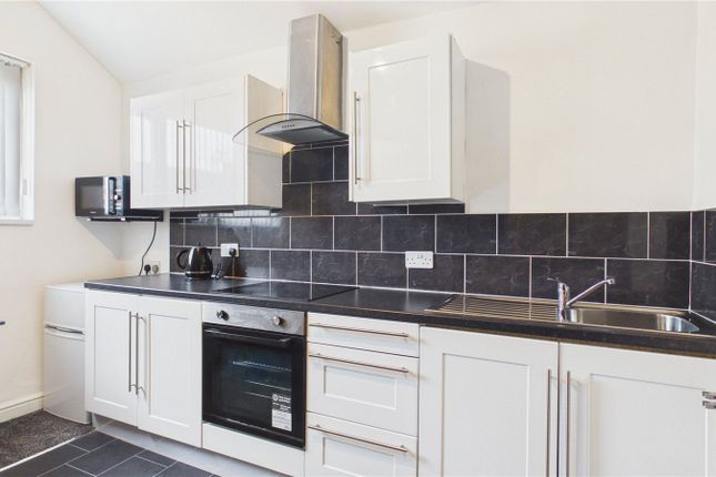 Room 1, 74, Borough Road, Middlesbrough photo 2