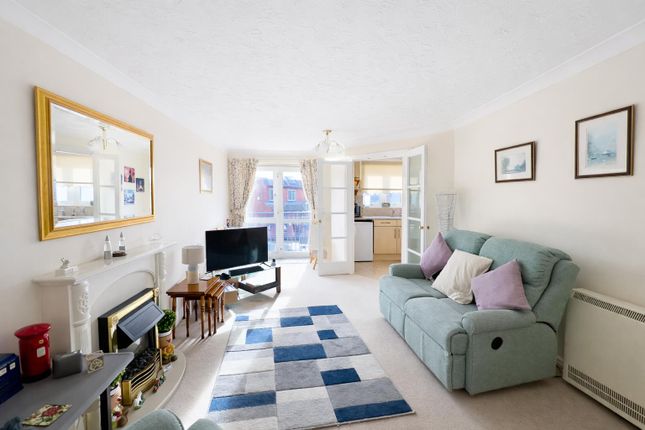 26 Robinson Court, Beach Road, Lee-On-The-Solent photo 3