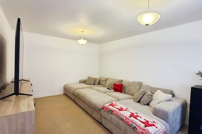 Acer Way, Bury St. Edmunds photo 4
