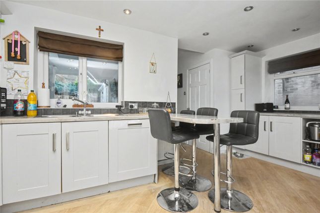 38, Acaster Drive, Leeds photo 4