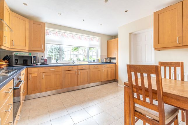 2, High View Close, Essex photo 4