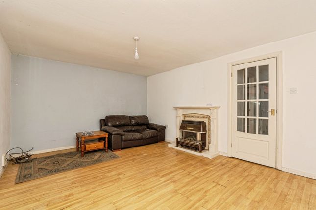 4, Rye Grove, Cranleigh photo 3