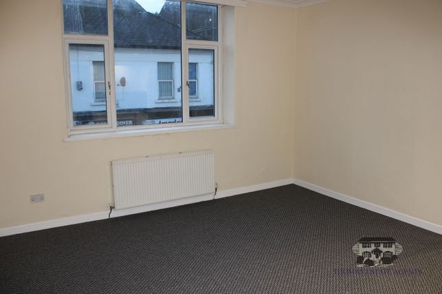 Flat 2,, 17-18 Dunraven Street, Tonypandy photo 4