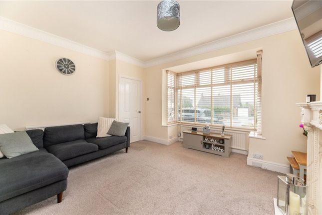 907, Leeds Road, West Yorkshire photo 2