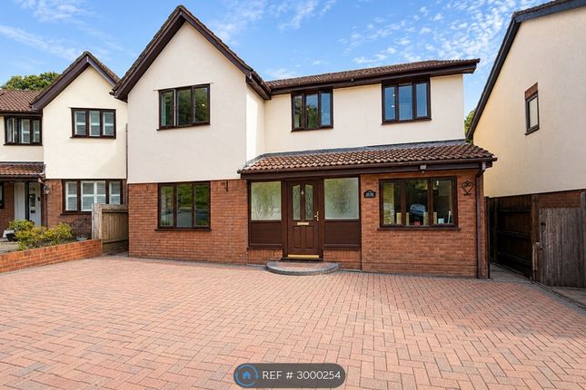 4-bed detached on FfosYFran, Bassaleg, Newport, £2,500/mo