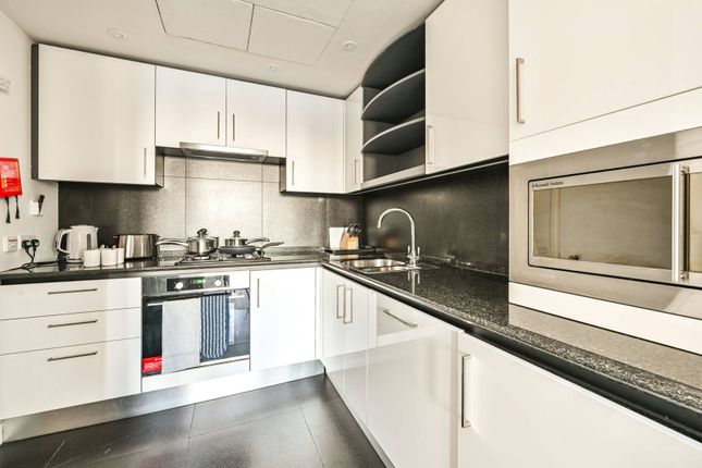 Thumbnail Flat to rent in Westferry Circus, Canary Wharf, London