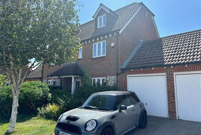 3-bed house on 3, Street Barn, Sompting, £1,695/mo