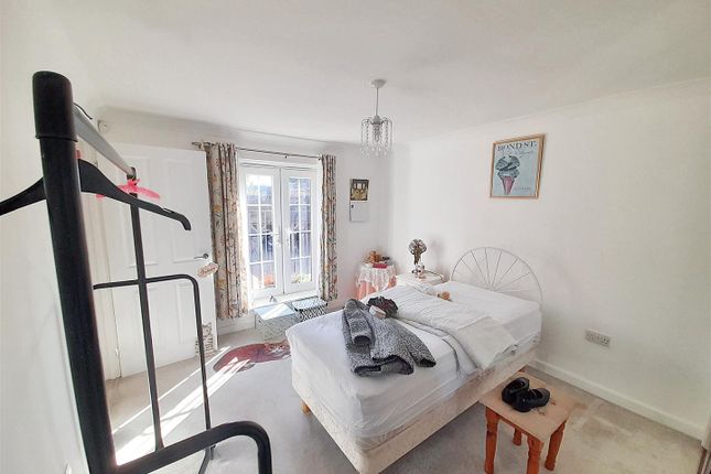 11, Nightingale Lane, Barnham photo 4