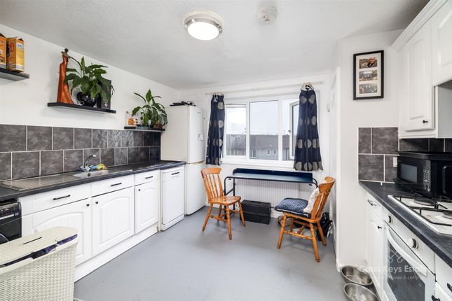 23, Barne Close, Plymouth photo 4