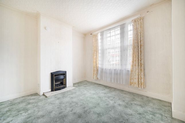 25, Clarendon Road, London photo 2