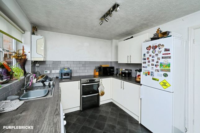11, Elmwood Drive, Alfreton photo 3