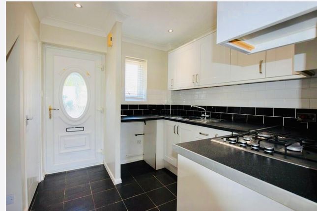 86, Whitacre, Peterborough photo 2