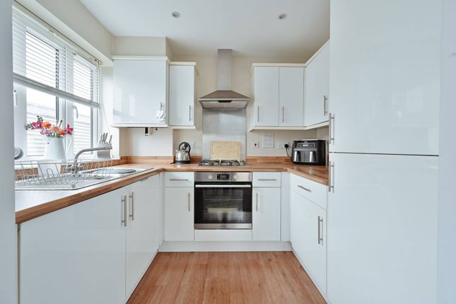 Edridge Court, Watford photo 3