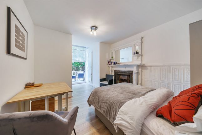 58, Flat 2, Prince's Square, London photo 3