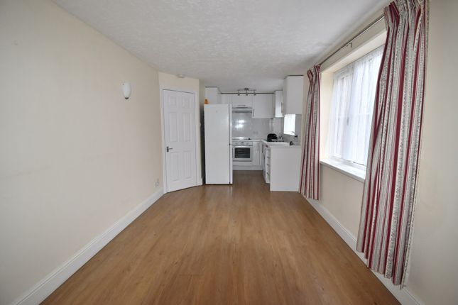 Bernice Close, Rainham photo 3