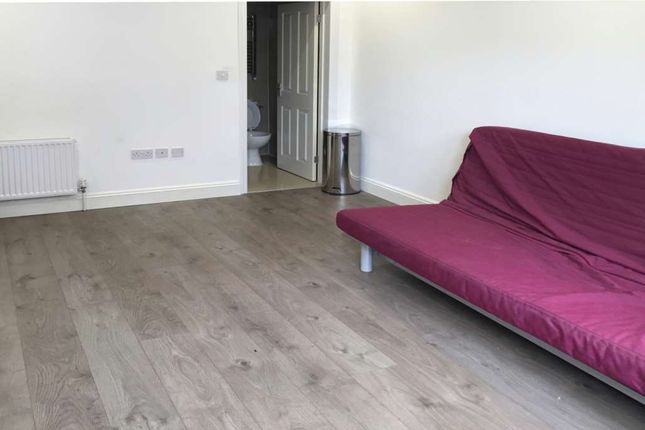 Room 1, Kirchen Road, London photo 4