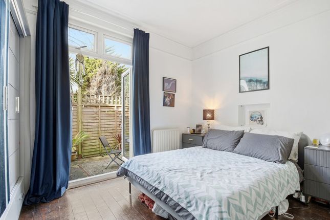 Flat 1, 43, Strathearn Road, London photo 2