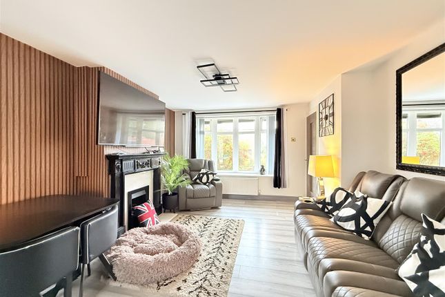 16, Mallory Avenue, Ashton-Under-Lyne photo 4