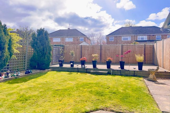 58, Linden Avenue, Cheltenham photo 3