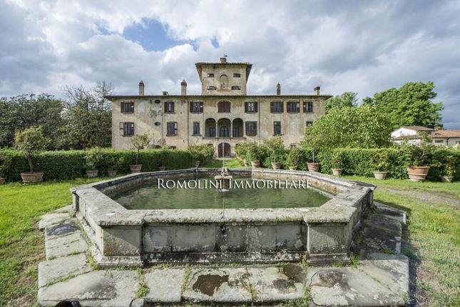Villa for sale in Pistoia, Tuscany, Italy