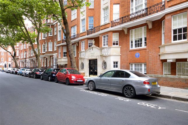 Flat for sale in Draycott Avenue, Chelsea, London