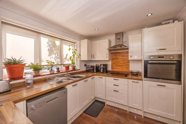 69, Lovage Way, Waterlooville photo 4