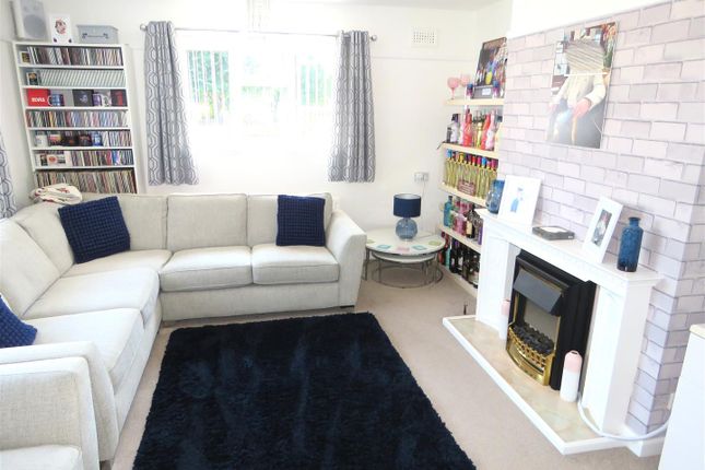 3, Crossmead Avenue, New Milton photo 2