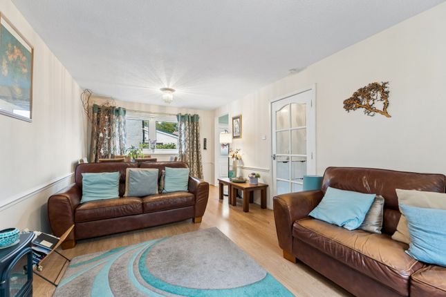 Glendevon Place, Clydebank photo 4