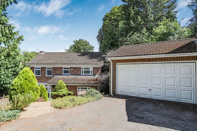 Thumbnail Detached house for sale in Leacroft Close, Kenley