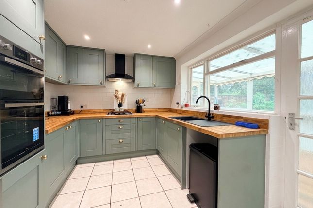 43 Cheviot Drive, Southampton photo 3