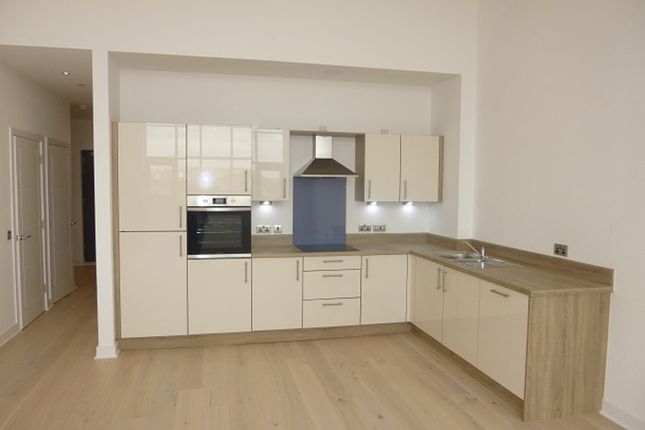 Flat 2/7, 60 Inverlair Avenue, Glasgow photo 2