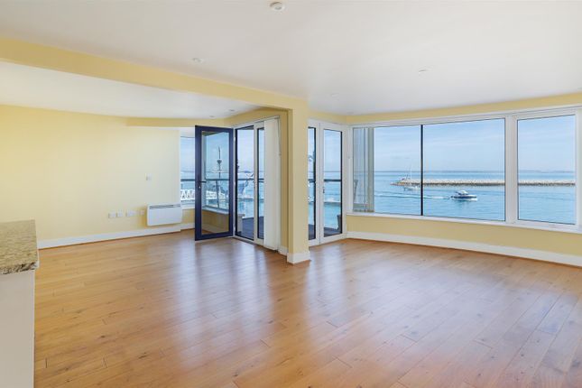 Apt 14, Number One, The Parade, Cowes photo 2