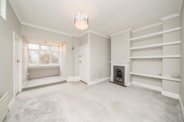 Flat 6, Manor House, Popes Avenue, Strawberry Hill photo 2