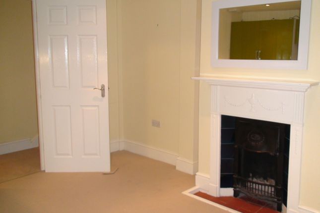69, High Street, Hemel Hempstead photo 3