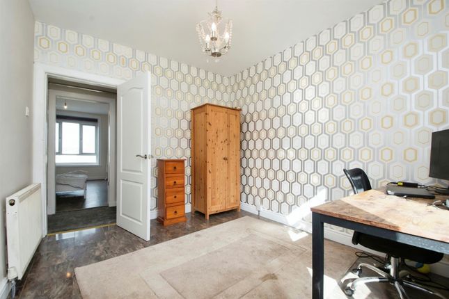 Flat for sale in Montford Avenue, Glasgow