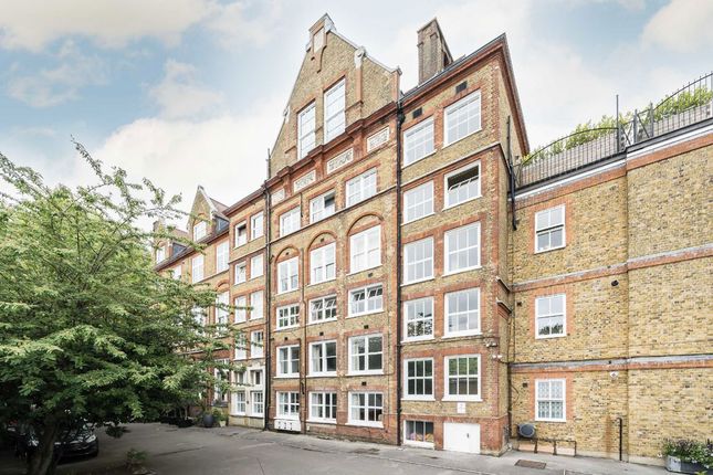 Thumbnail Flat for sale in Priory Grove, London