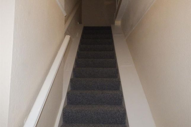 Overpool Road, Ellesmere Port photo 4