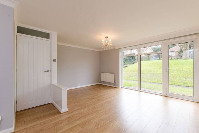 2-bed flat on Levylsdene, Merrow, £320,000