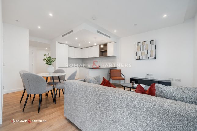 Flat 1604 OTQ, 222, Marsh Wall, London photo 3