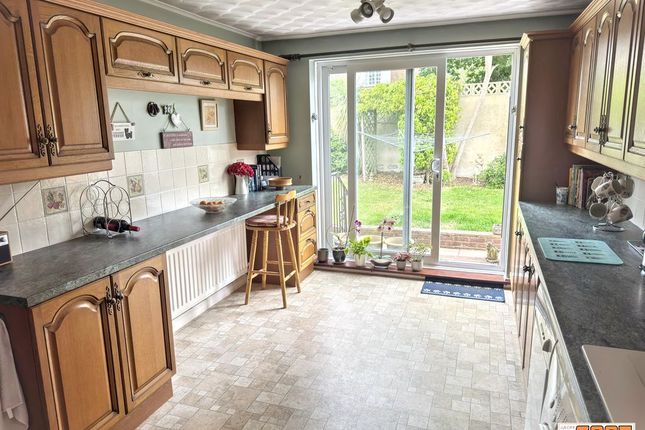 6, Denhill Close, Hayling Island photo 4