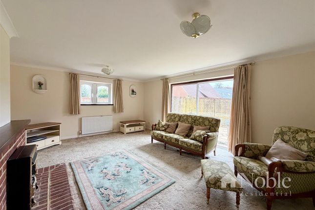 1, St. Georges Close, Brentwood photo 2