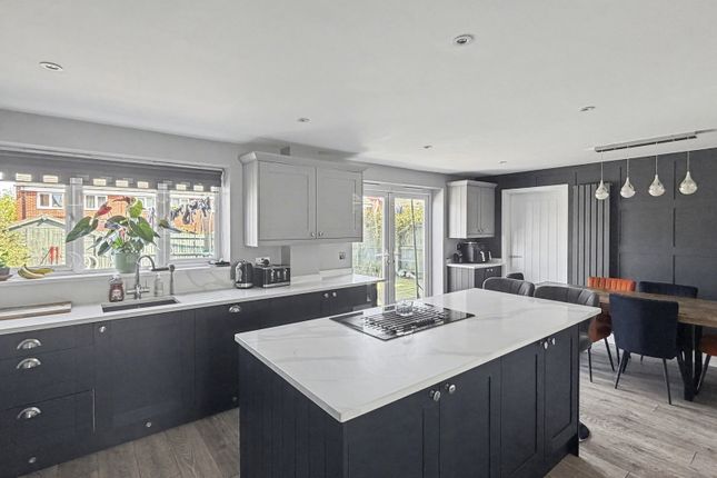 5, Wallis Drive, Widnes photo 2